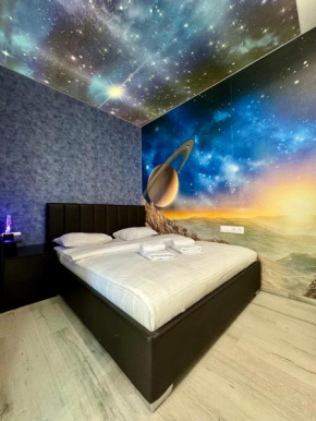 ApartPoltava УНІКАЛЬНІ апартаменти у ЦЕНТРІ з видом на театр Гоголя SOUL TOUCH